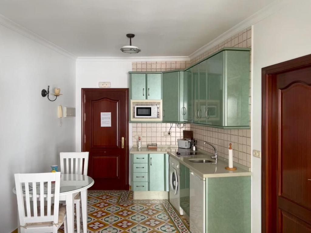 Apartamentos Trujillo Тарифа Екстериор снимка