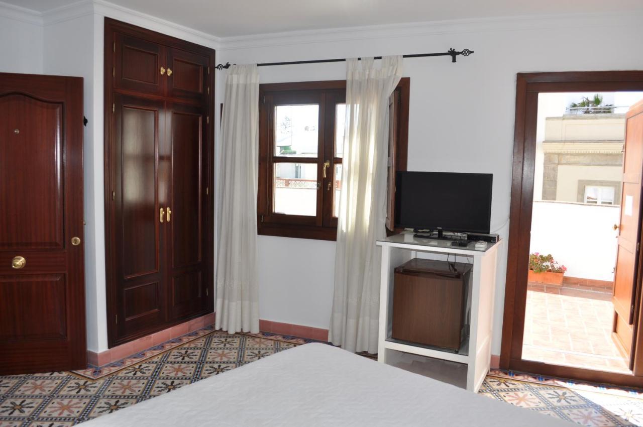 Apartamentos Trujillo Тарифа Екстериор снимка