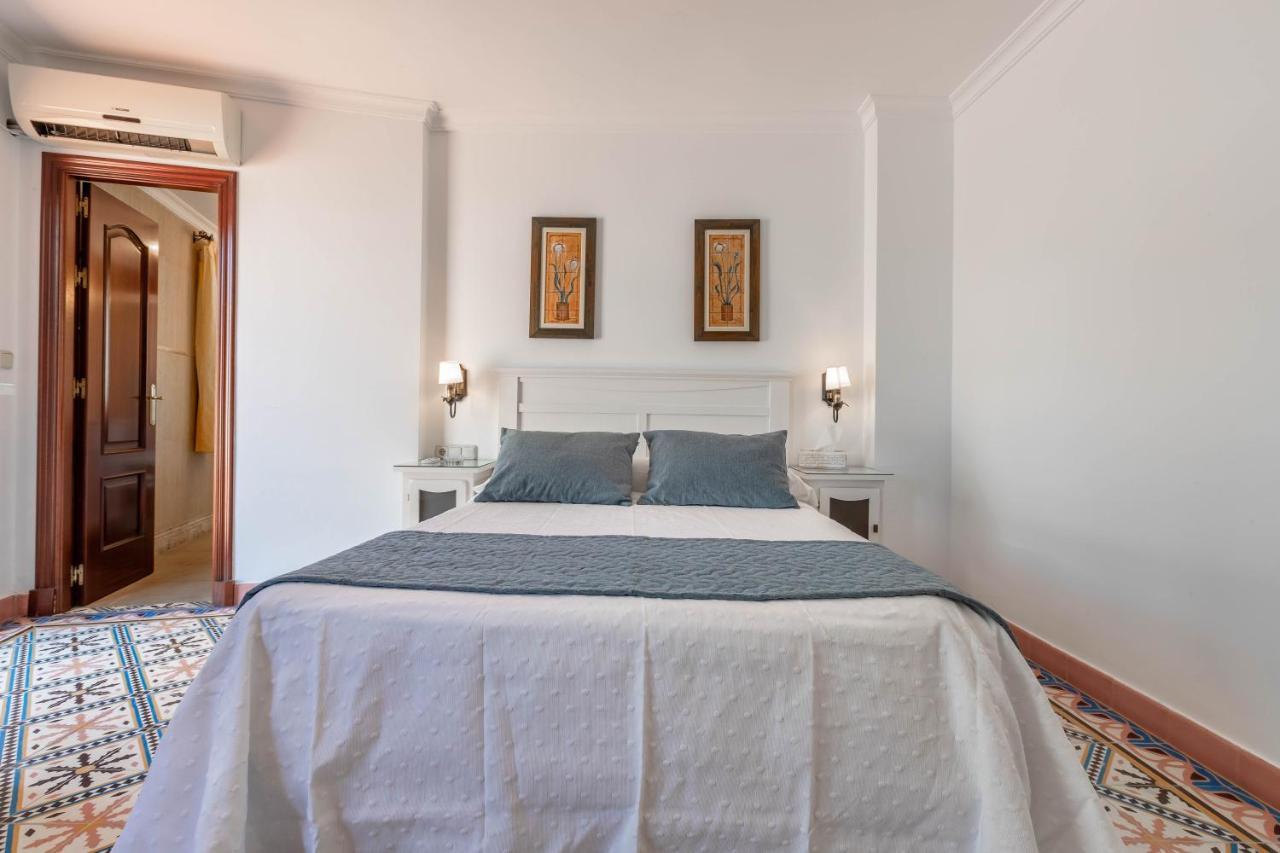 Apartamentos Trujillo Тарифа Екстериор снимка