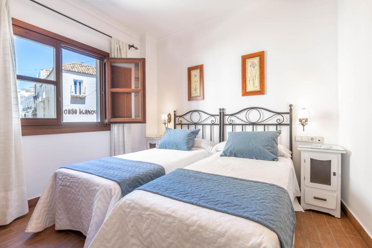 Apartamentos Trujillo Тарифа Екстериор снимка