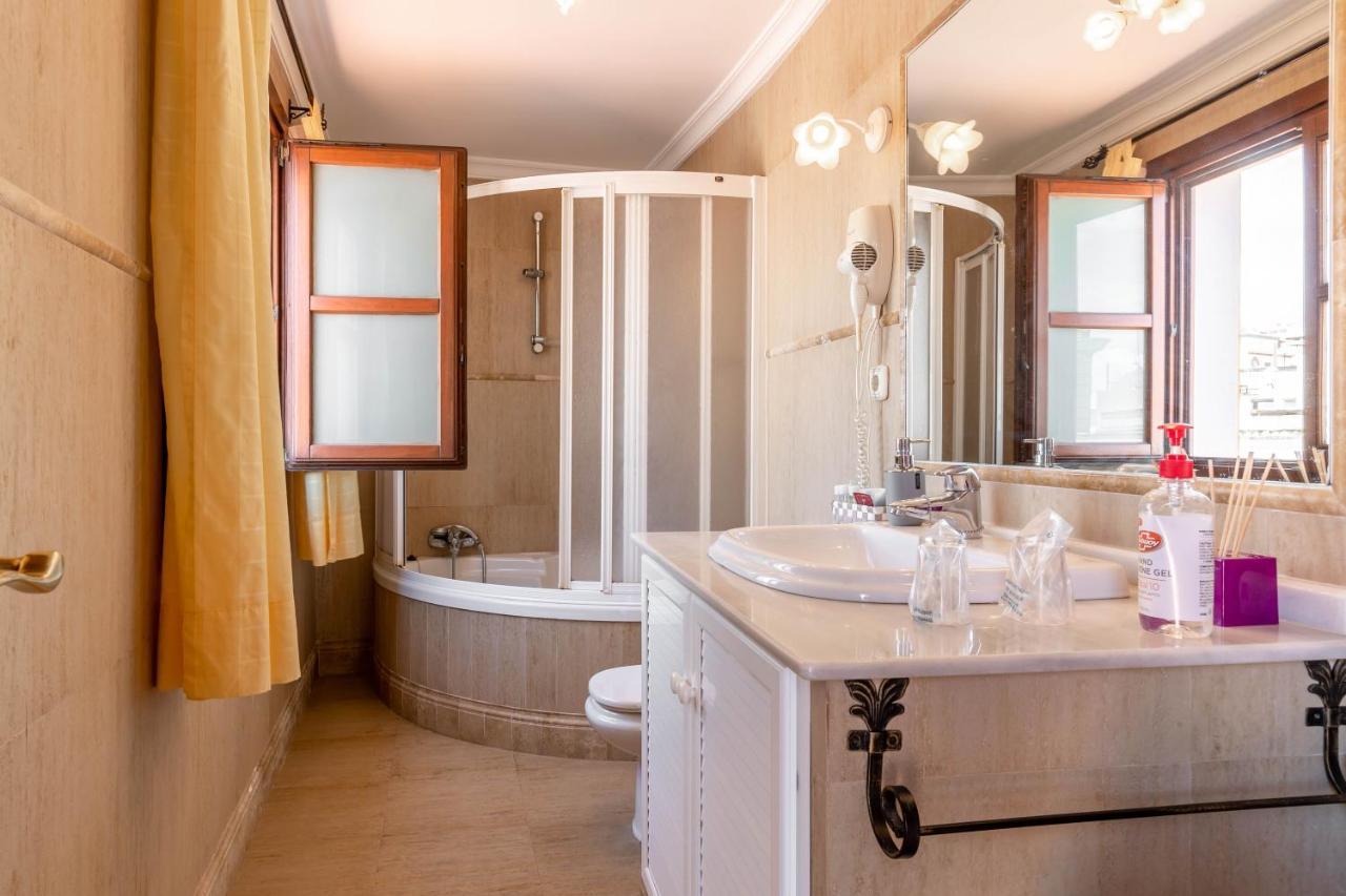 Apartamentos Trujillo Тарифа Екстериор снимка