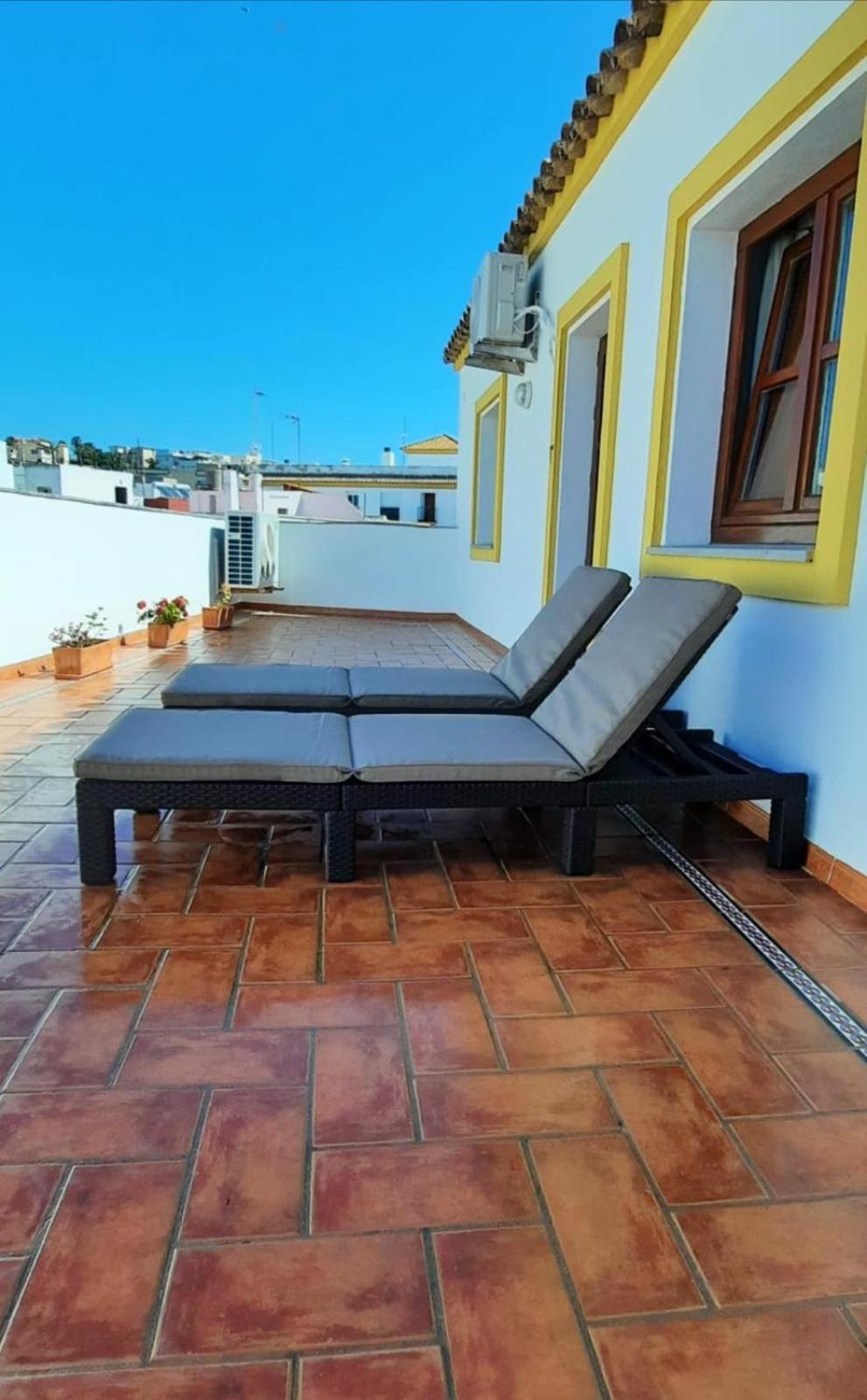 Apartamentos Trujillo Тарифа Екстериор снимка