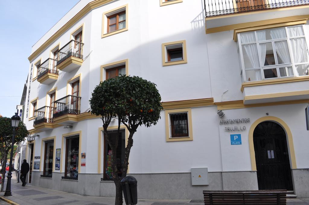 Apartamentos Trujillo Тарифа Екстериор снимка